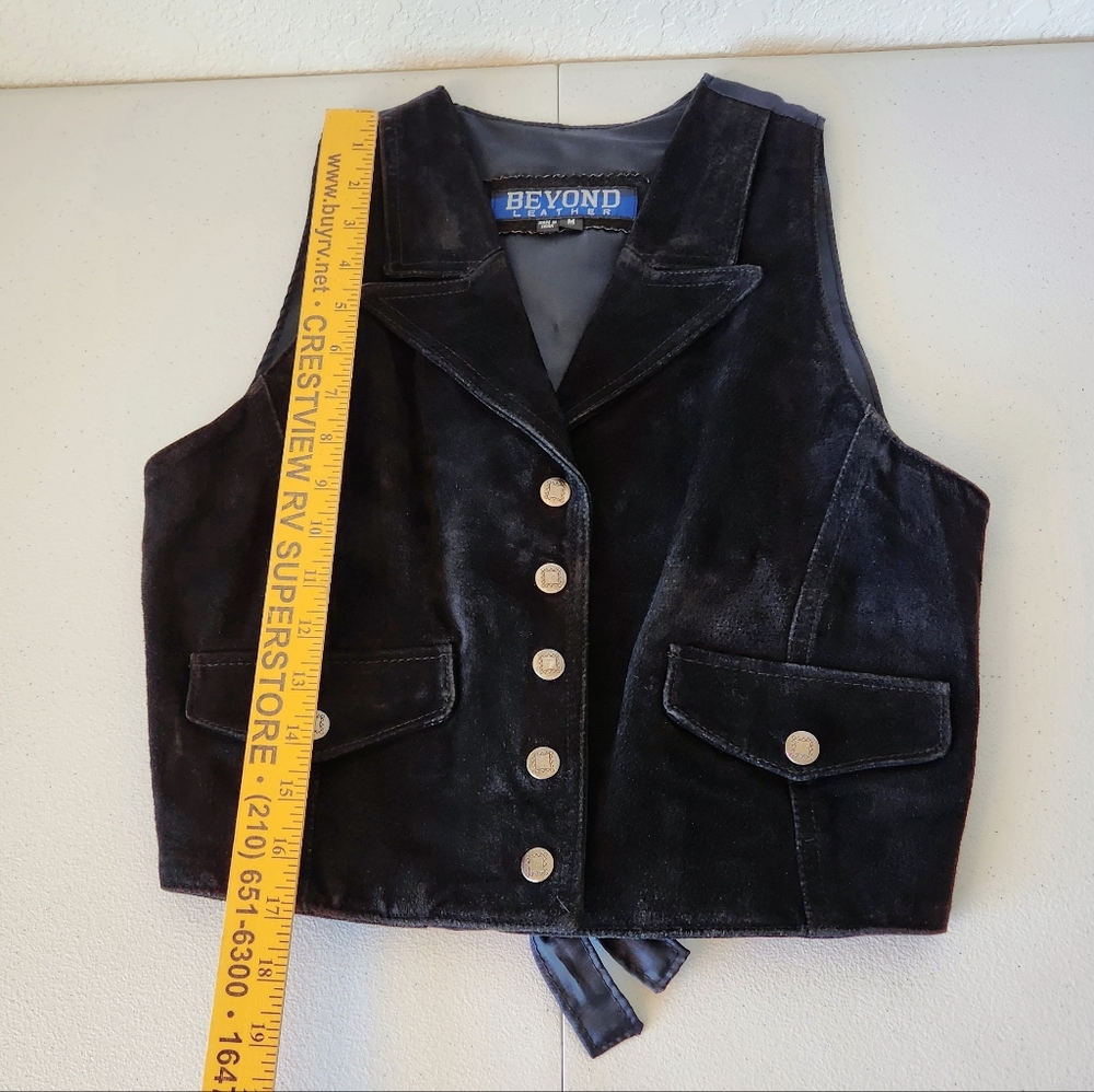 Beyond Leather Vintage Western Vest - Picture 5 of 11